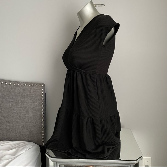 Caution to the Wind Women’s Dress - Picture 3 of 6